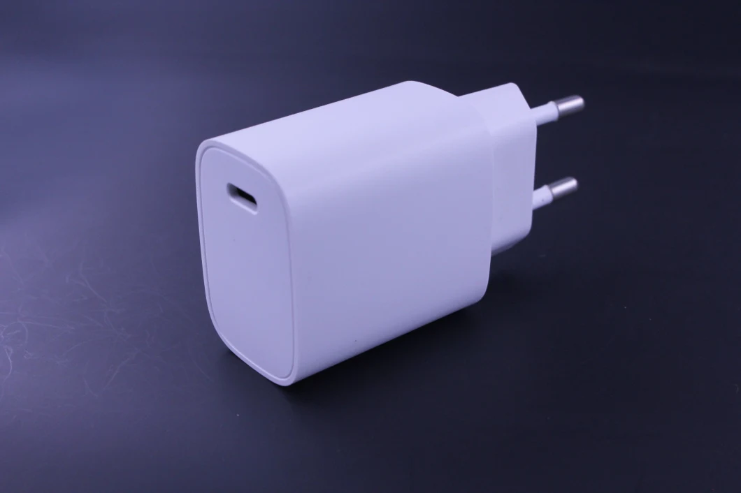 20 Watts White Pd Power Charger USB C for Mobile Phone